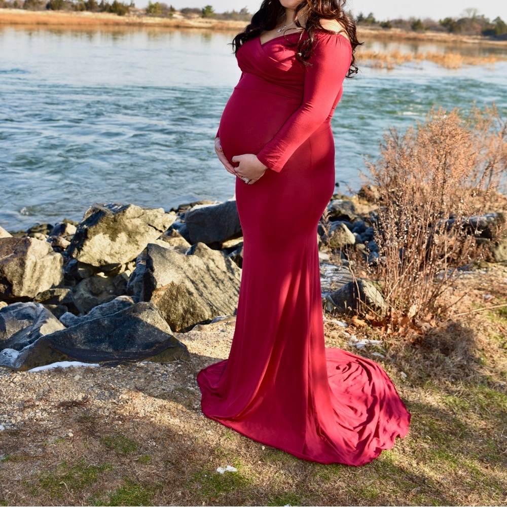 Stunning maternity dress worn one size small